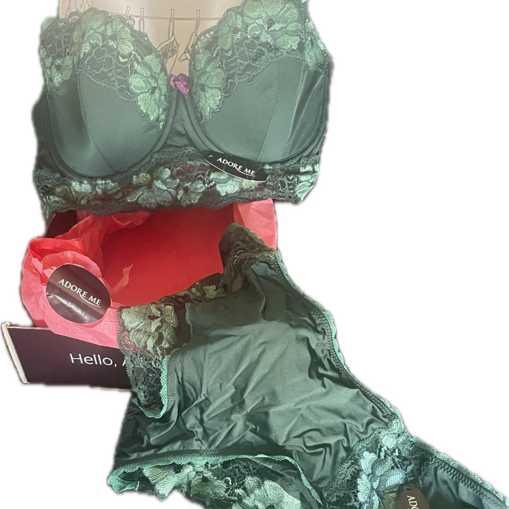 Adore Me Emerald Lace Bra and Panty Set in bx w tags
